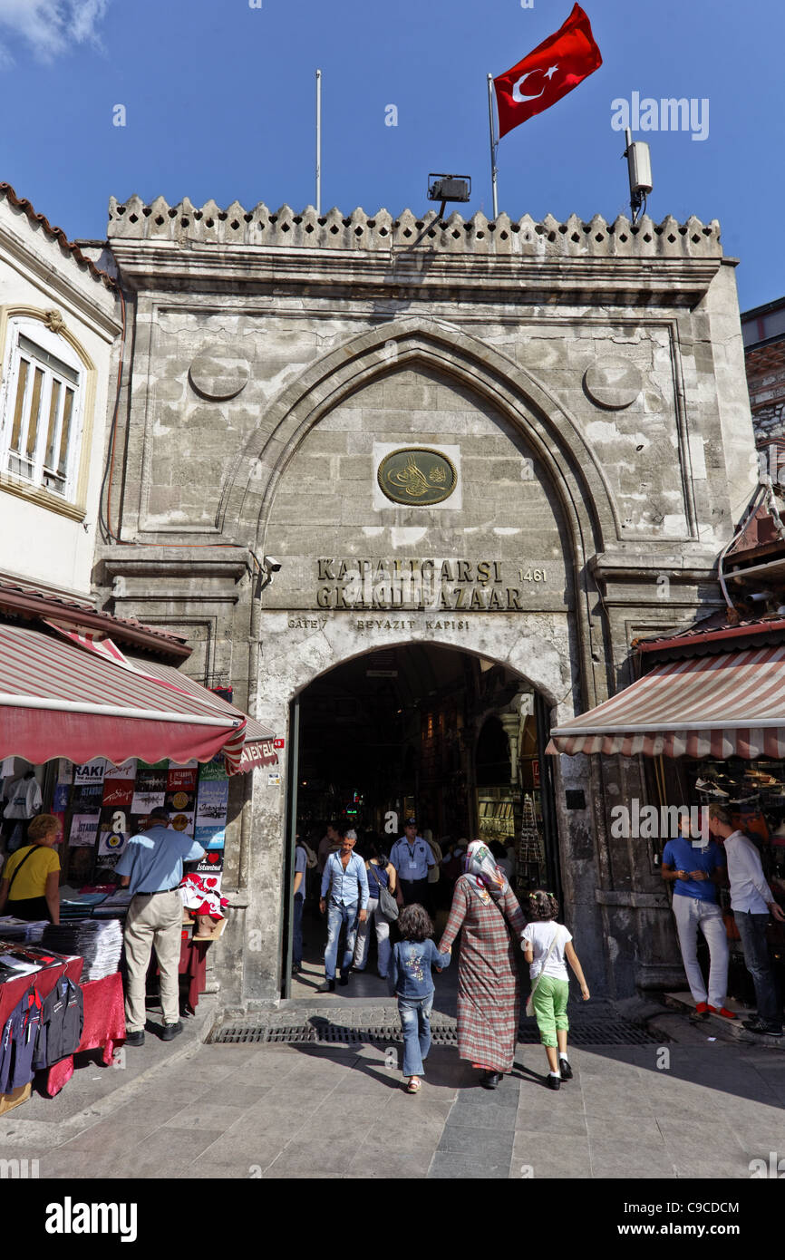 Porta di ingresso al Grand Bazaar mercato , Istanbul, Turchia , in Europa, Foto Stock