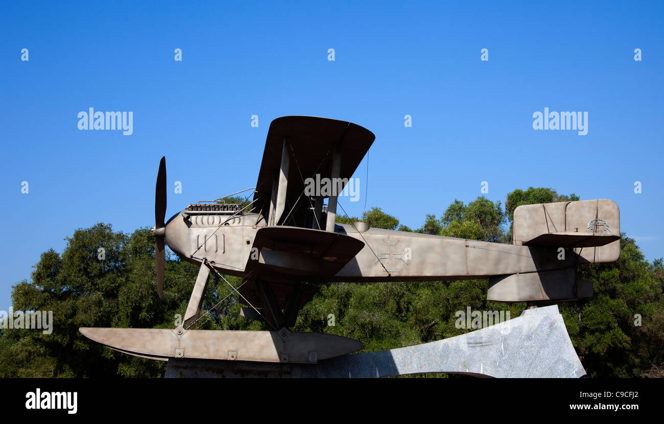 Replica di Fairey 111-B bi-piano di Santa Cruz, Belem, Portogallo, Europa Foto Stock