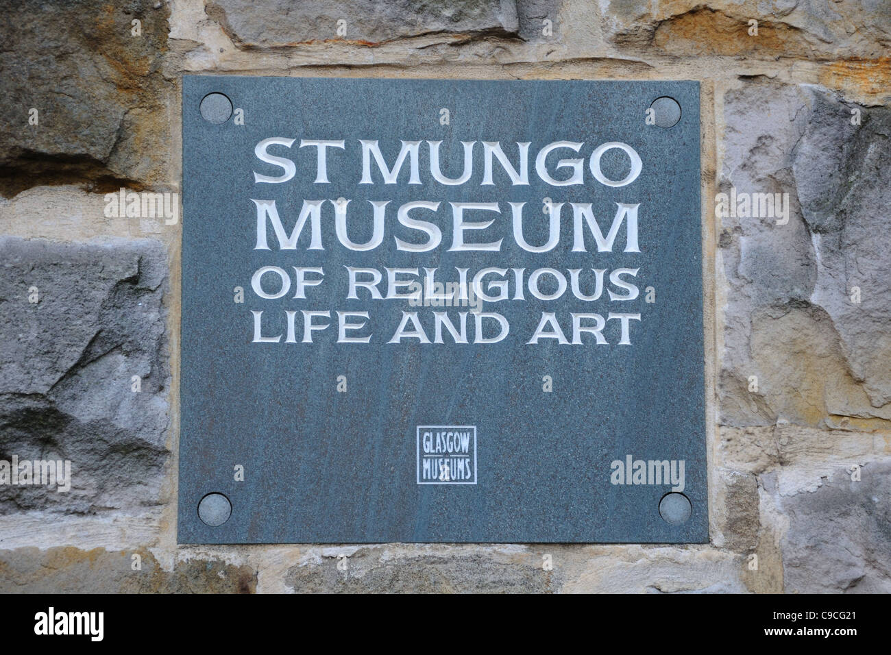 St Mungo museum nome piastra sulla parete esterna dell'edificio. Foto Stock