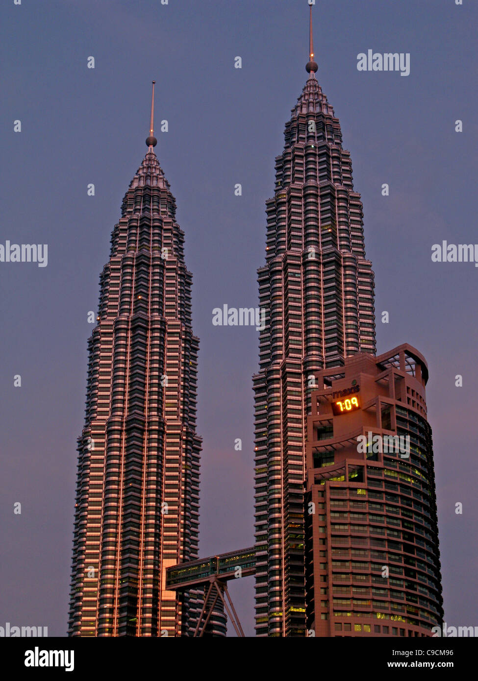 Petronas Twin Towers all'alba Foto Stock