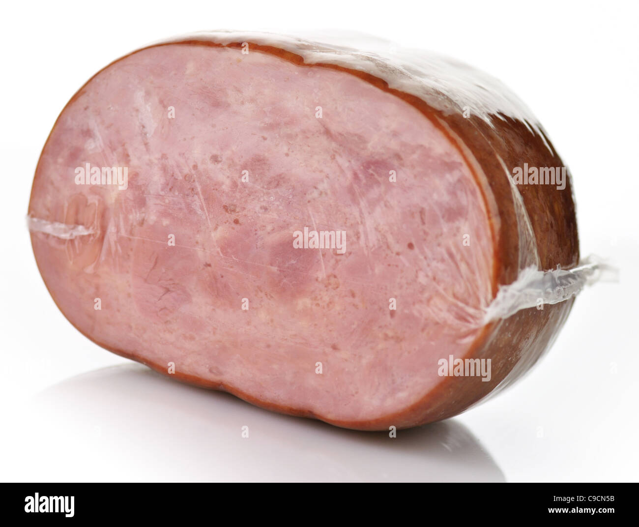 Un pezzo di carne in una confezione di plastica, close up Foto Stock