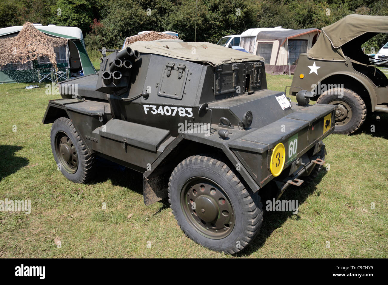 Un Daimler Dingo scout car sul display a 2011 Guerra e Pace mostra al luppolo in fattoria, Paddock Wood, Kent, Regno Unito. Foto Stock