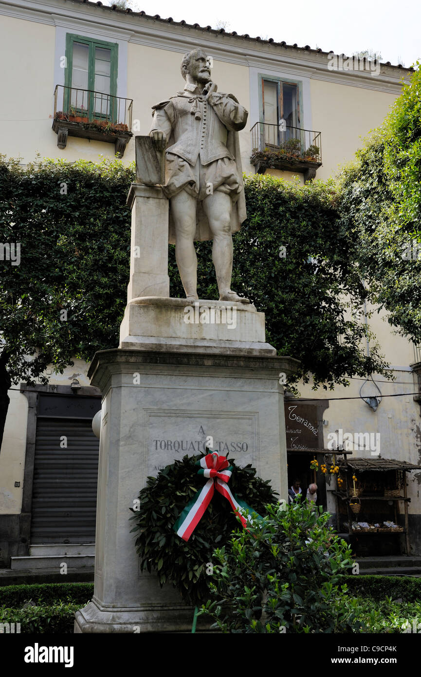 La statua in marmo di Torquato Tasso (1544-1595), a cura di Giovanni Carli, 1870. Torquato Tasso era un autore del poema epico Gerusale Foto Stock