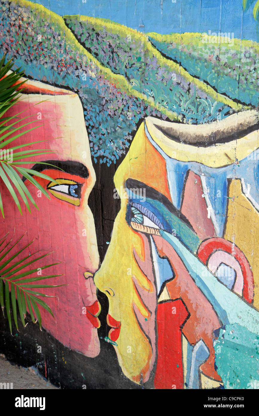 Managua Nicaragua,Bolonia,muro murale,ristorante ristoranti cibo bar caffetteria,pittura,arte,volti,baciare,colorato,astratto,Nicar110430010 Foto Stock