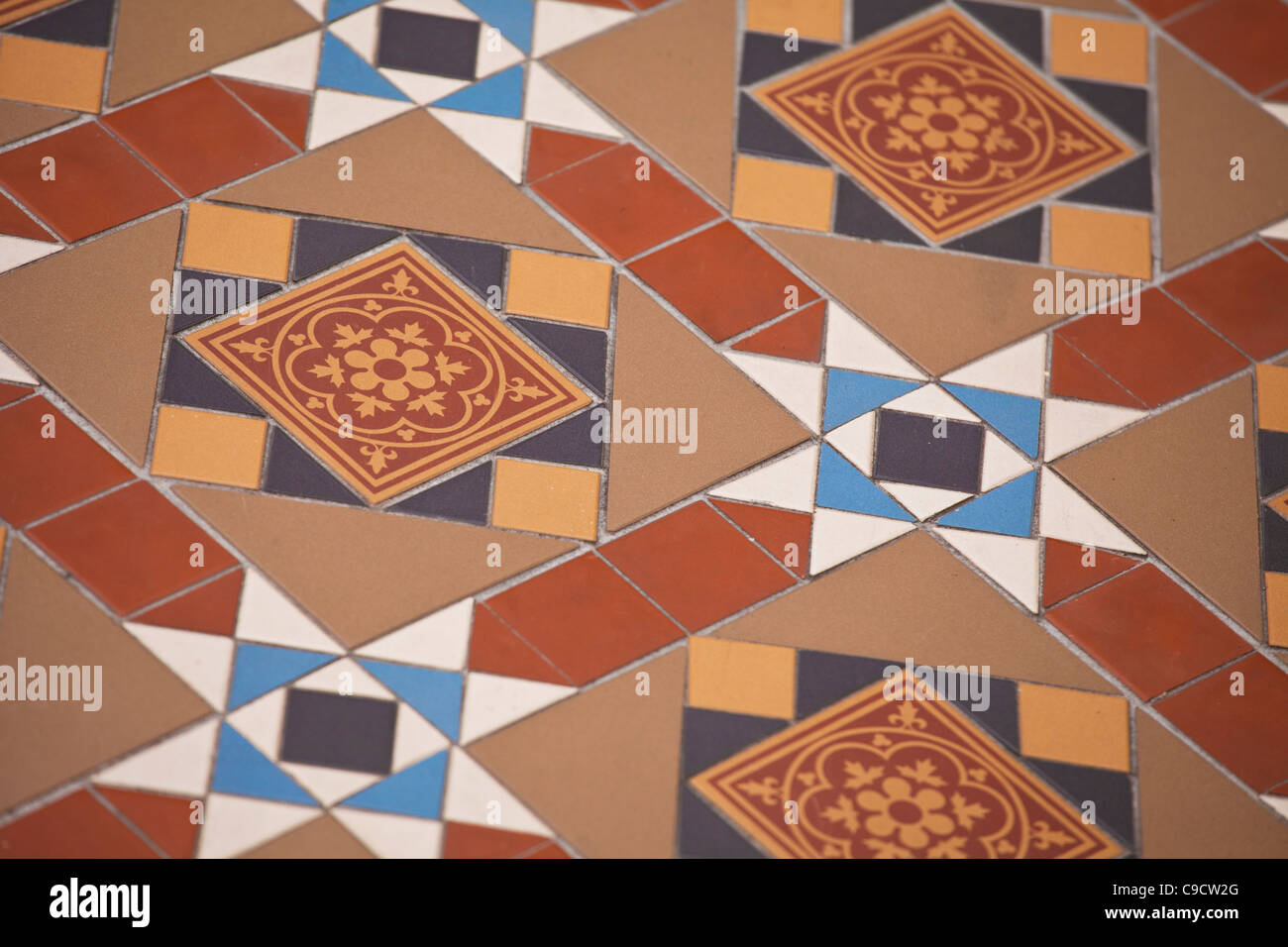 Melbourne modellato storico percorso di argilla piastrelle per pavimento visto in entrambi i privati e pubblici pensiero case della città. Foto Stock