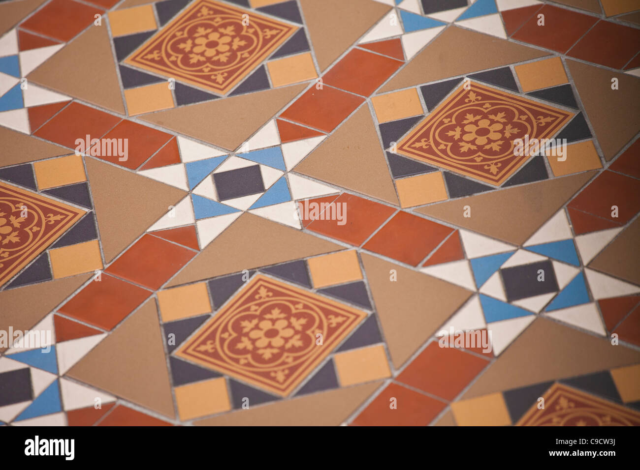 Melbourne modellato storico percorso di argilla piastrelle per pavimento visto in entrambi i privati e pubblici pensiero case della città. Foto Stock