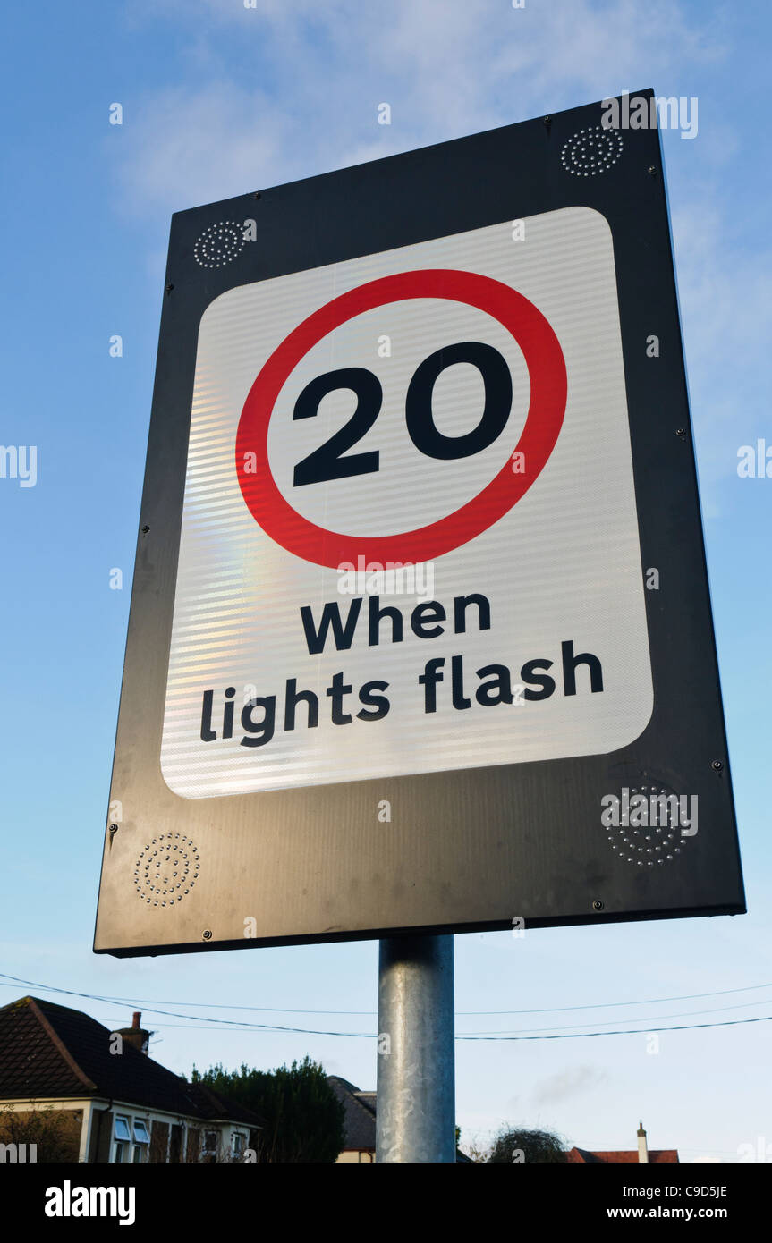 20mph velocità variabile segno limite Foto Stock