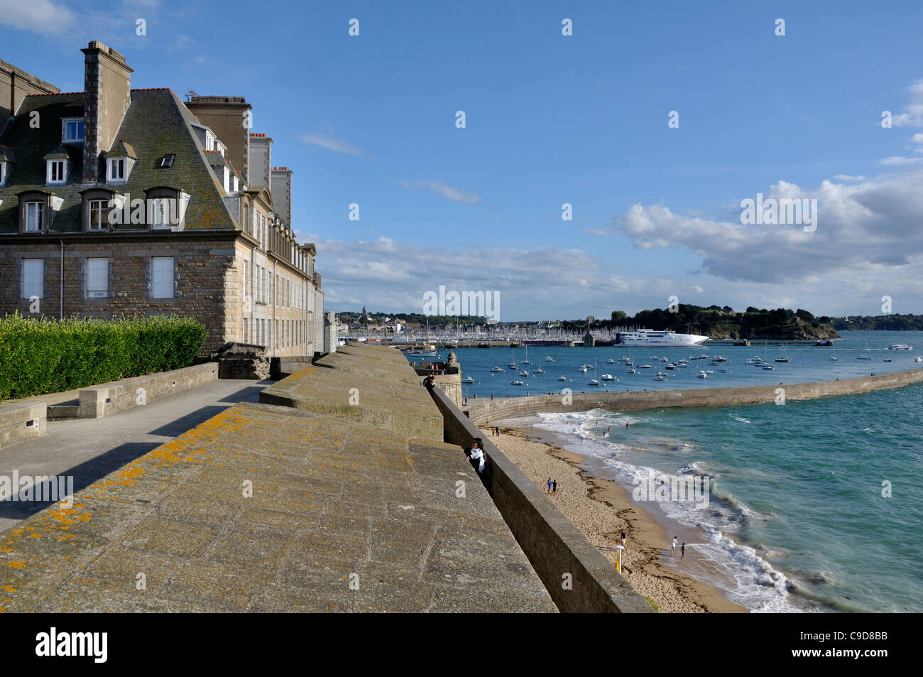 St Malo, i bastioni, pier : Môle des Noires (Brittany, Francia). Foto Stock
