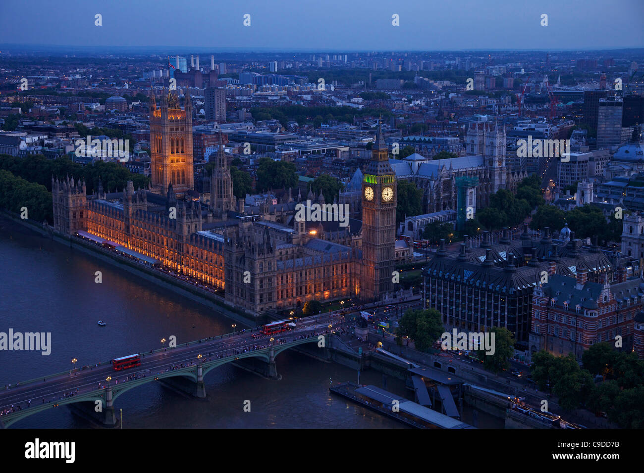 Veduta aerea della Casa del Parlamento, il Big Ben e il fiume Tamigi dal London Eye al crepuscolo, Londra, Inghilterra, UK, Regno Foto Stock