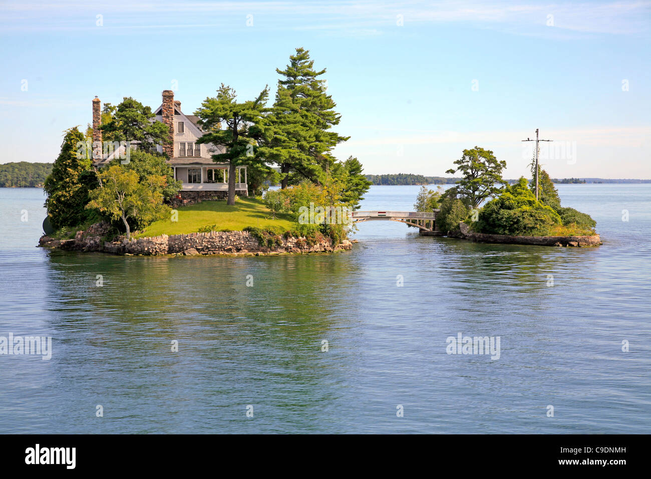 Case;Cottages;Retreat;sulle isole remote e arcipelago in Svezia e su migliaia di isole in Ontario;Canada Foto Stock