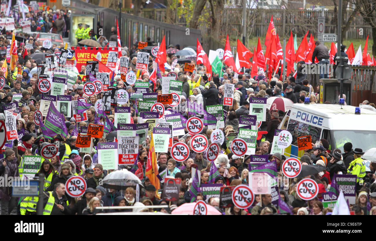 30/11/11 Giorno di azione di Glasgow. Il servizio pubblico i sindacati protestano contro le riforme del sistema pensionistico. Foto Stock