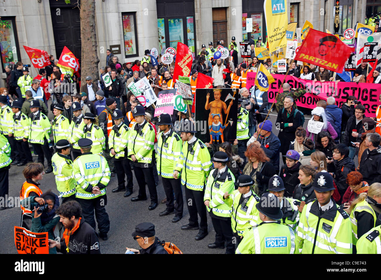 TUC giorno di azione, dimostrazione, marzo e rally dal settore pubblico i sindacati contro i tagli delle pensioni in Londra Foto Stock