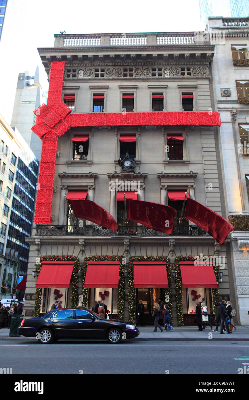 Cartier Negozio Gioielli Decorati Per Vacanze Di Natale Stagione Di Shopping Fifth Avenue Manhattan New York City Stati Uniti D America Giovedi 1 Dicembre 2011 Foto Stock Alamy