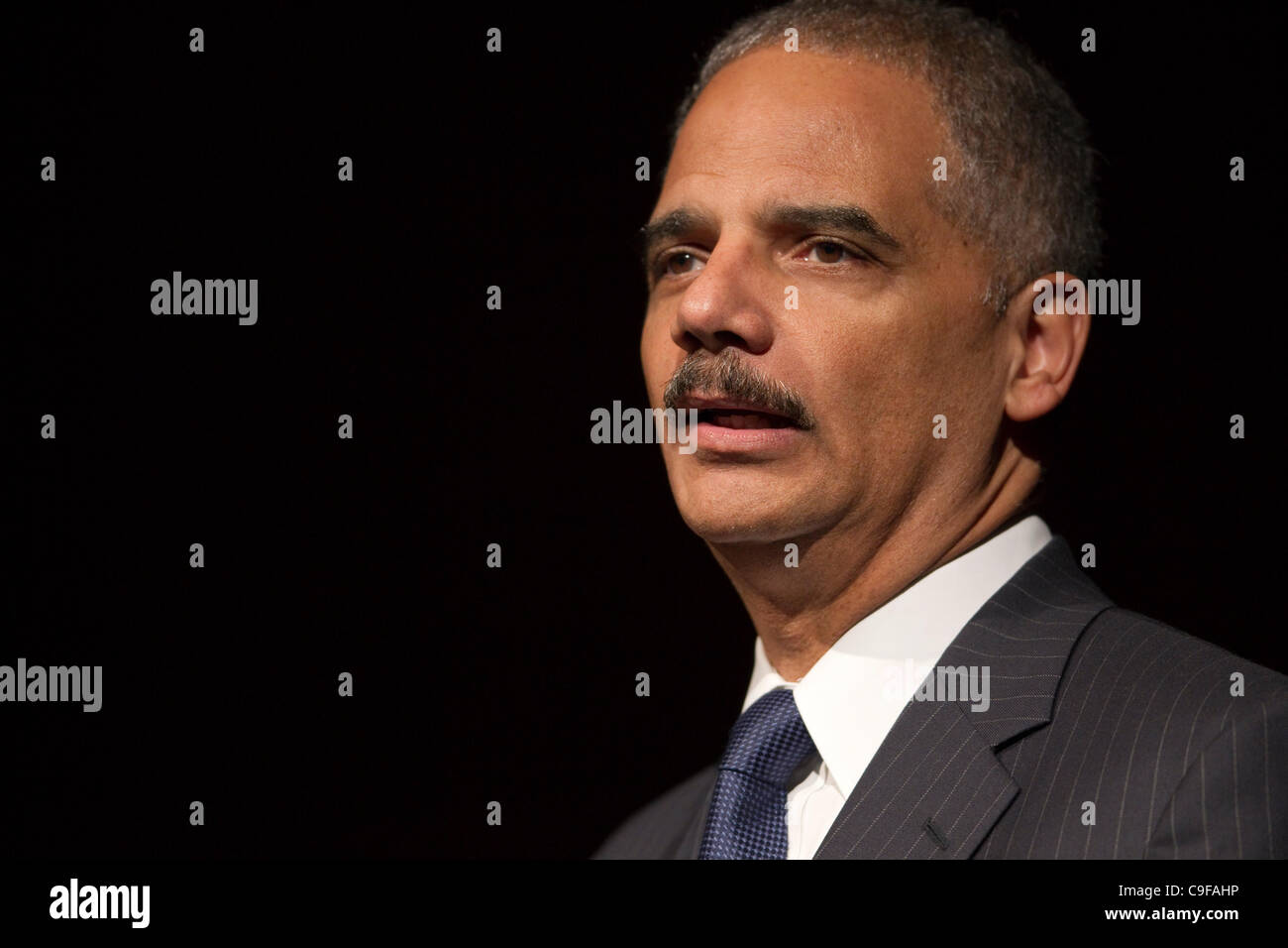 Eric Holder, procuratore generale degli Stati Uniti, offre un discorso presso la LBJ Library di Austin in Texas Foto Stock