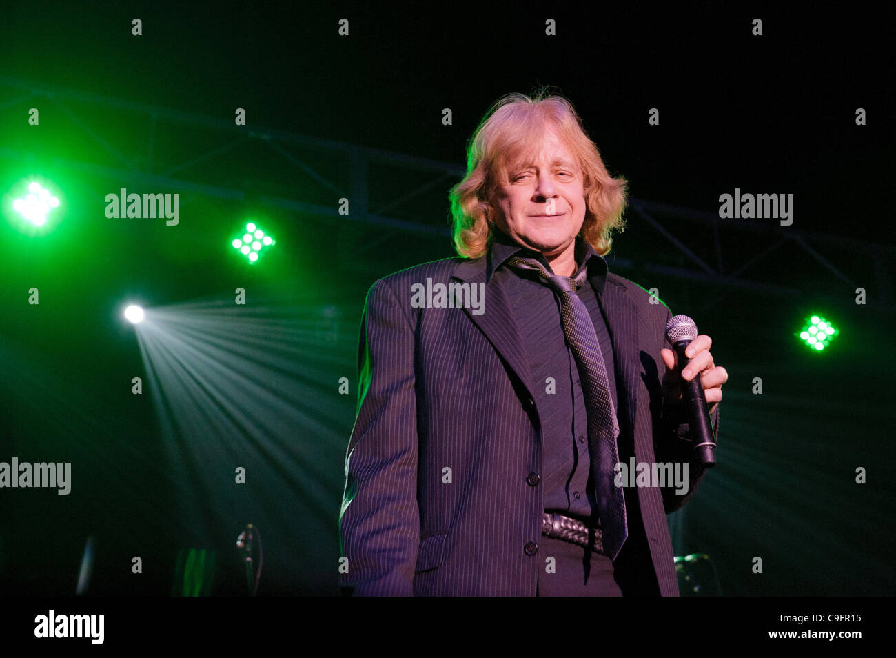 LINCOLN, CA - 15 dicembre: Eddie denaro esegue in Jingle Bell Rock con Mickey Thomas al Thunder Valley Casino Resort a Lincoln, la California il 15 dicembre, 2011 Foto Stock