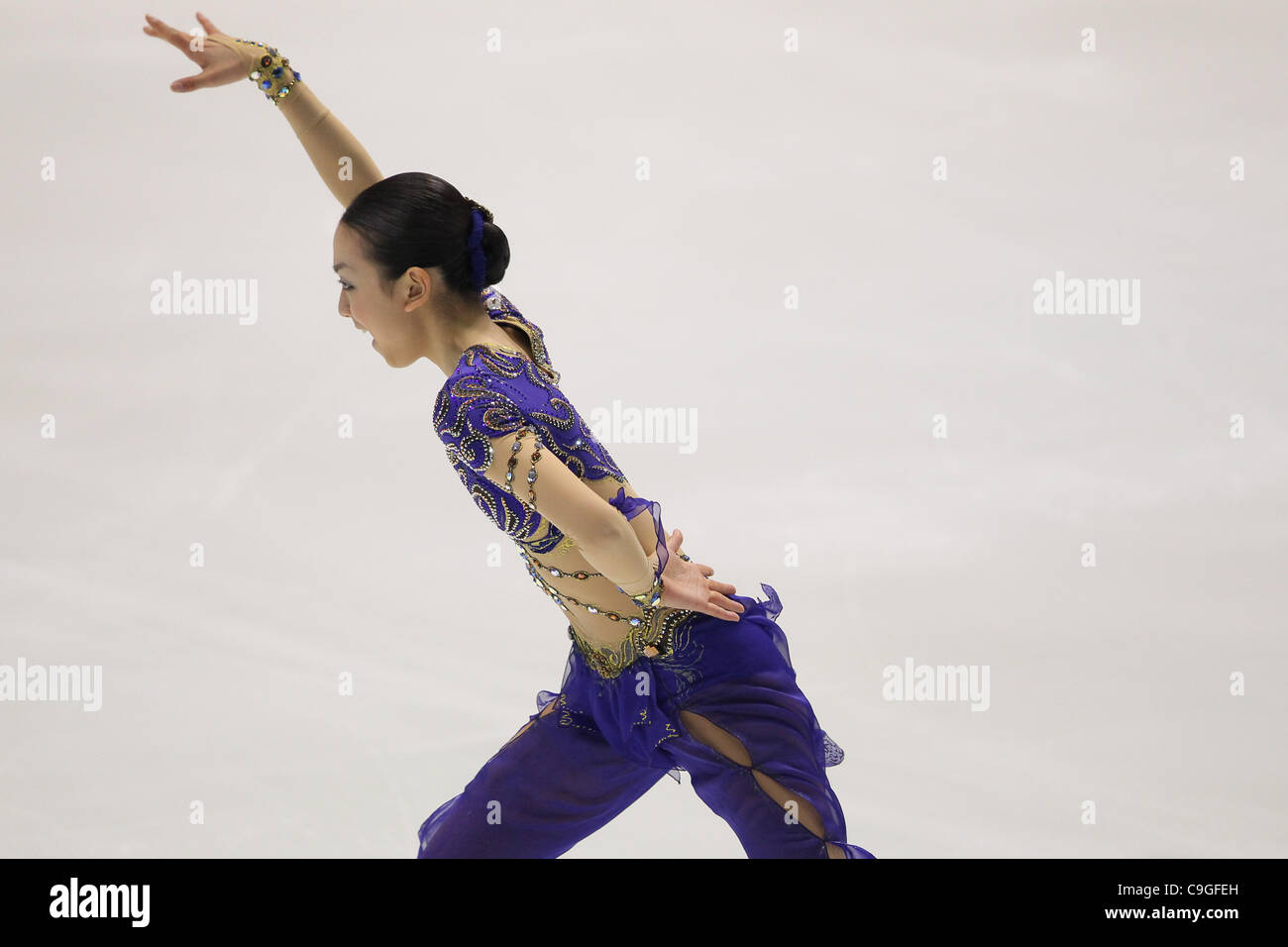 Mao Asada, dicembre 24, 2011 - Pattinaggio di Figura : tutto il Giappone la figura pattinare Championship 2011, Donne Single breve programma a cupola Namihaya, Osaka, Giappone. (Foto di Akihiro Sugimoto/AFLO SPORT) [1080] Foto Stock