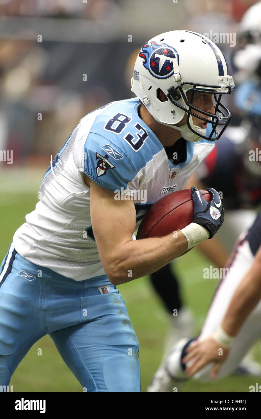 Il 1 gennaio, 2012 - Houston, Texas, Stati Uniti - Tennessee Titans wide receiver Marc Mariani(83) prende la punt e capi upfield. Tennessee Titans sconfitto Houston Texans 23-22 al Reliant Stadium di Houston in Texas. (Credito Immagine: © Luis Leyva/Southcreek/ZUMAPRESS.com) Foto Stock