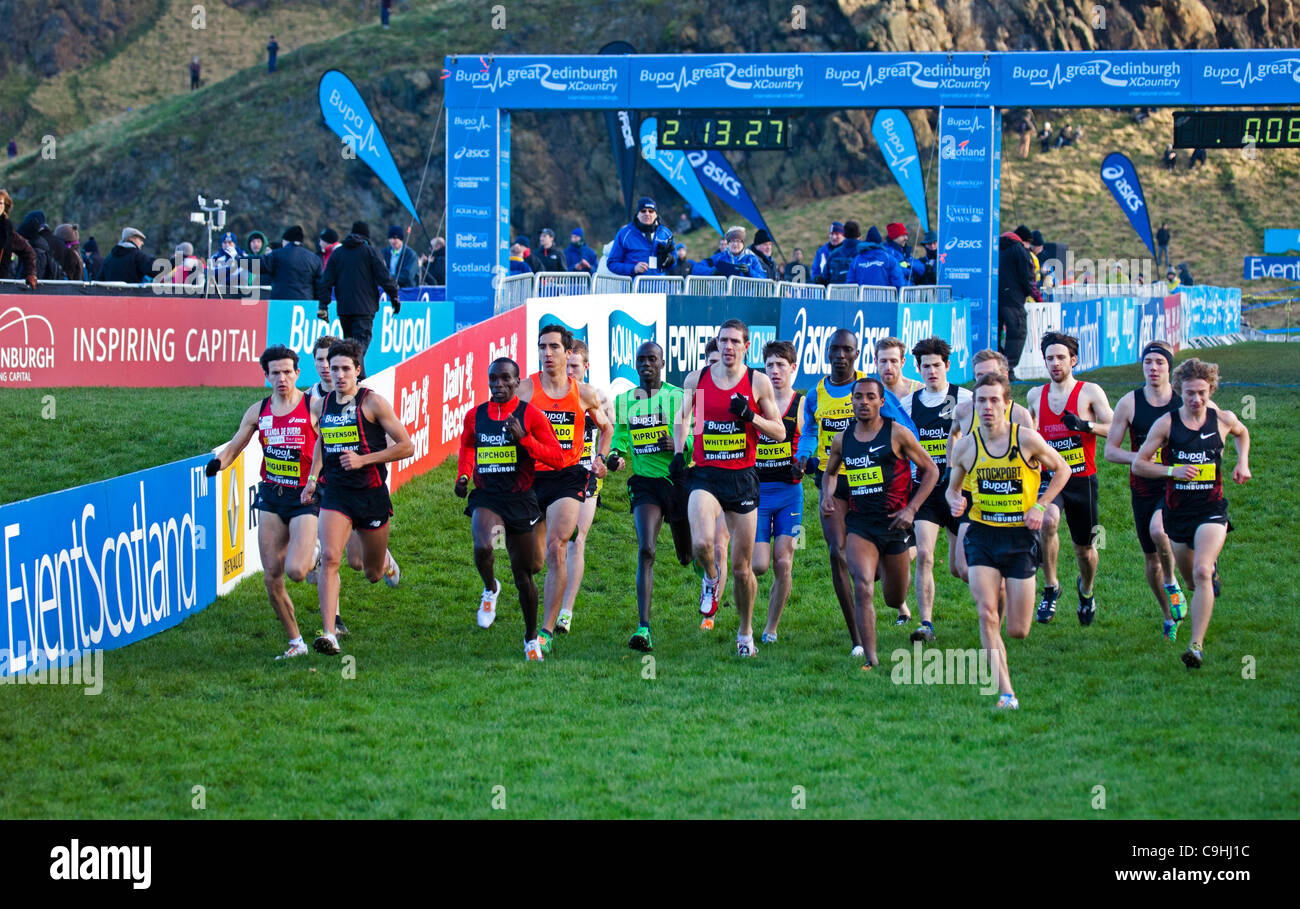BUPA grande Edinburgh Cross Country Run, 7 gennaio 2012, Mens Invitational 3Km di gara. Vincitore: Asbel Kiprop, Kenya, seconda: Jonny fieno, GBR, terzo: Eliud Kipchoge, Kenya Foto Stock
