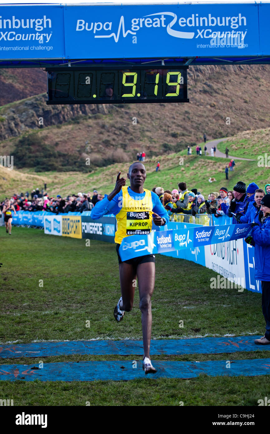 BUPA grande Edinburgh Cross Country Run, 7 gennaio 2012, Mens Invitational 3Km di gara. Vincitore: Asbel Kiprop, Kenya, seconda: Jonny fieno, GBR, terzo: Eliud Kipchoge, Kenya Foto Stock