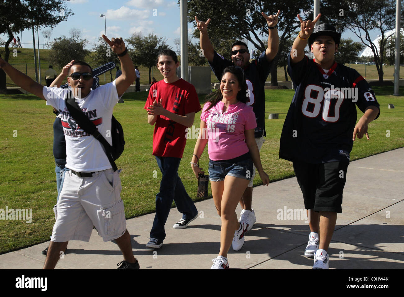 7 gennaio 2011 - Houston, Texas, Stati Uniti - Houston Texans fans tailgating prima del gioco. Houston Texans sconfitto i Cincinnati Bengals nel gioco di spareggio 31-10 al Reliant Stadium di Houston in Texas. (Credito Immagine: © Luis Leyva/Southcreek/ZUMAPRESS.com) Foto Stock