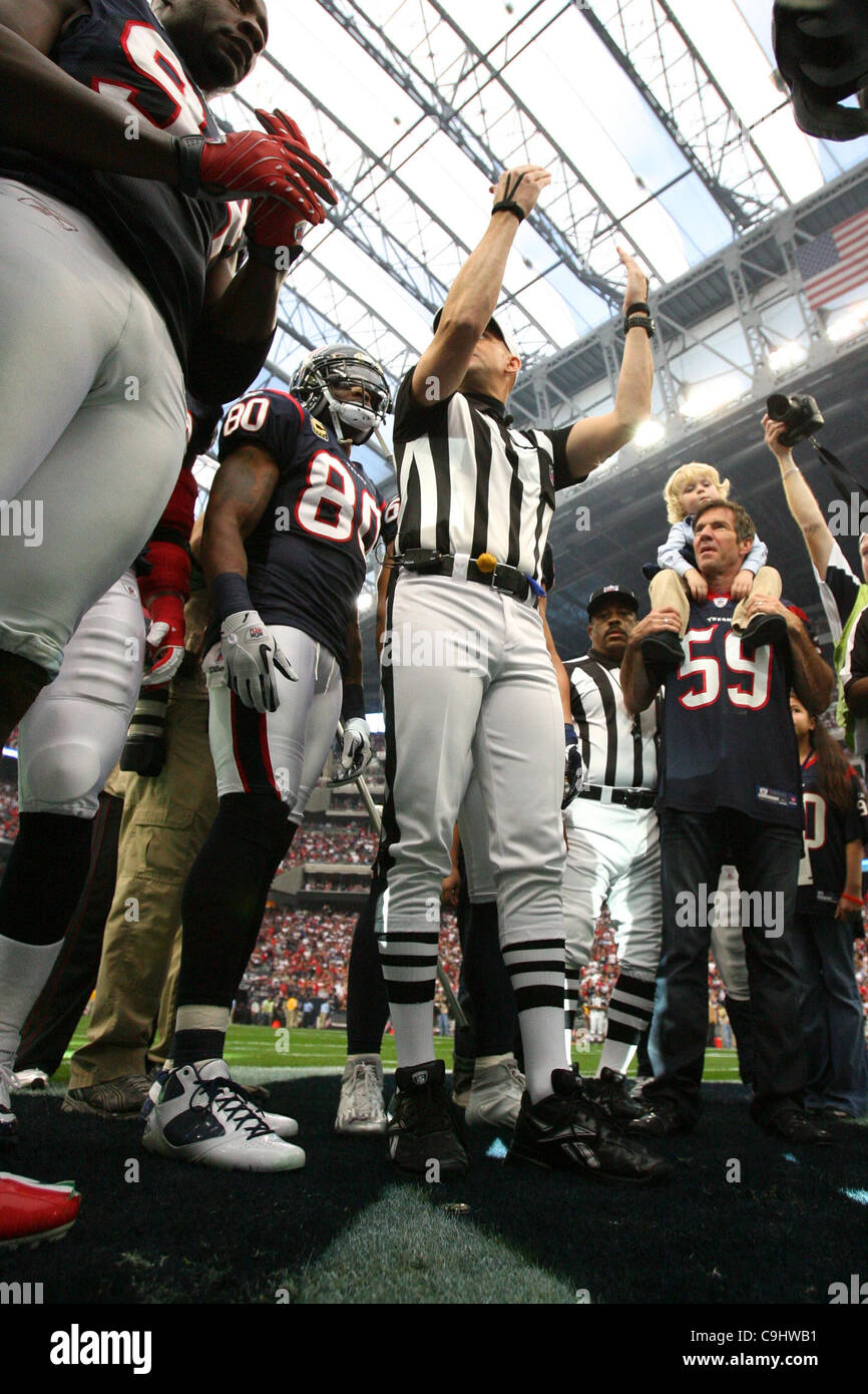 7 gennaio 2012 - Houston, Texas, Stati Uniti - Houston Texans riceverà la palla all'inizio del gioco. Houston Texans sconfitto i Cincinnati Bengals nel gioco di spareggio 31-10 al Reliant Stadium di Houston in Texas. (Credito Immagine: © Luis Leyva/Southcreek/ZUMAPRESS.com) Foto Stock