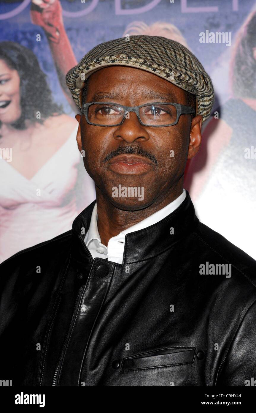 Courtney B. Vance presso gli arrivi di rumore gioioso Premiere, Grauman's Chinese Theatre di Los Angeles, CA 9 gennaio 2012. Foto di: Elizabeth Goodenough/Everett Collection Foto Stock