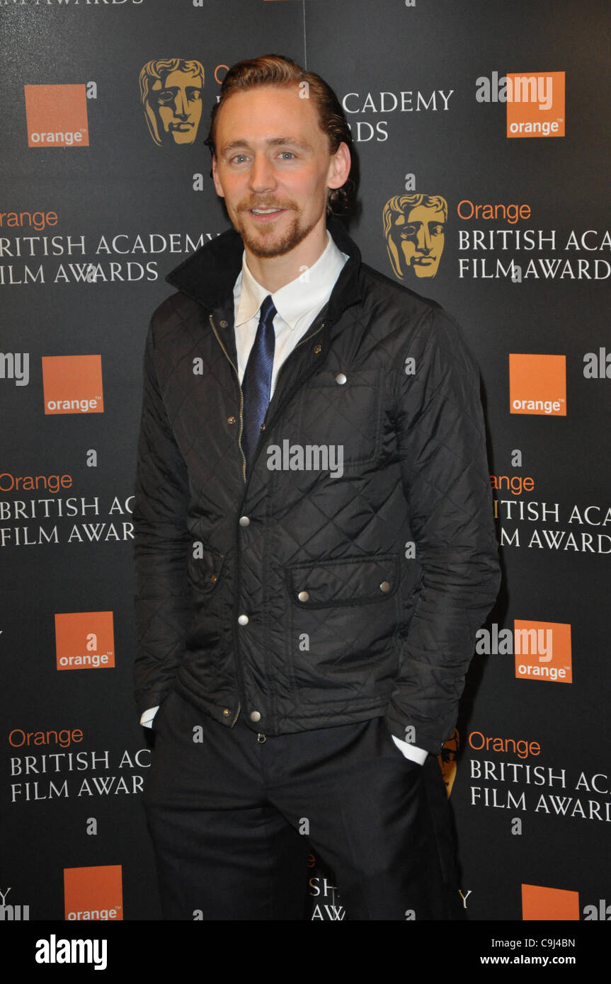 London, Regno Unito 11/01/2012 Tom Hiddleston assiste la Orange Mercoledì Rising Star Award finalisti candidati annuncio 2012 al quartier generale di BAFTA a Londra (Photo credit: Photobeat Immagini/Alamy) Foto Stock