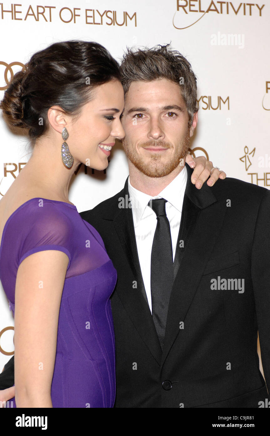 Gen 15, 2012 - Hollywood, California, Stati Uniti - Odette Yustman e Dave Annable durante l'arte di Elysium il quinto annuale cielo gala tenutosi presso la storica stazione Union, il 14 gennaio 2012 a Los Angeles.(Immagine di credito: Â© Michael Germana Globo/foto/ZUMAPRESS.com) Foto Stock