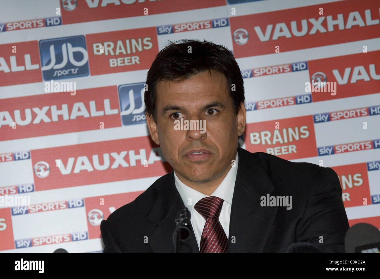 Chris Coleman è svelata come nuovo Galles Football Manager durante una partita di Football Association of Wales. (Solo uso editoriale) Foto Stock Chris Coleman è svelata come nuovo Galles Football Manager durante una partita di Football Association of Wales. (Solo uso editoriale) Foto Stock