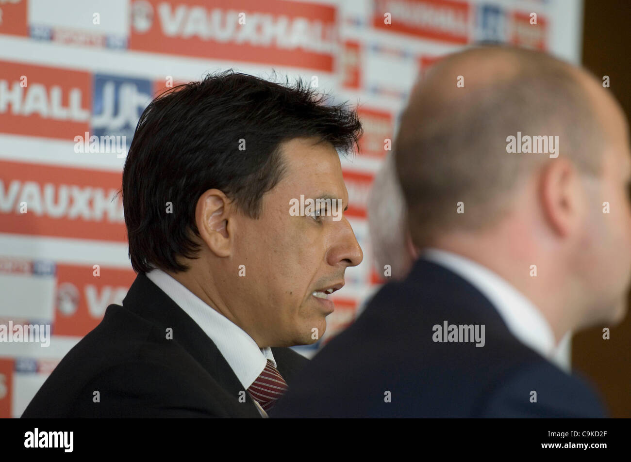 Chris Coleman è svelata come nuovo Galles Football Manager durante una partita di Football Association of Wales. (Solo uso editoriale) Foto Stock Chris Coleman è svelata come nuovo Galles Football Manager durante una partita di Football Association of Wales. (Solo uso editoriale) Foto Stock