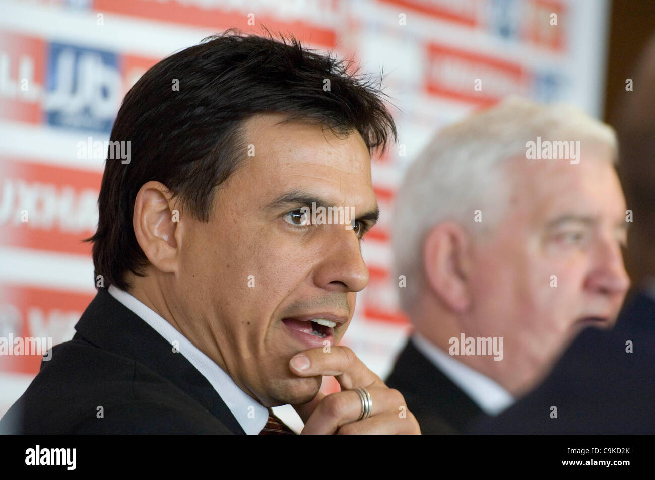 Chris Coleman è svelata come nuovo Galles Football Manager durante una partita di Football Association of Wales. (Solo uso editoriale) Foto Stock Chris Coleman è svelata come nuovo Galles Football Manager durante una partita di Football Association of Wales. (Solo uso editoriale) Foto Stock