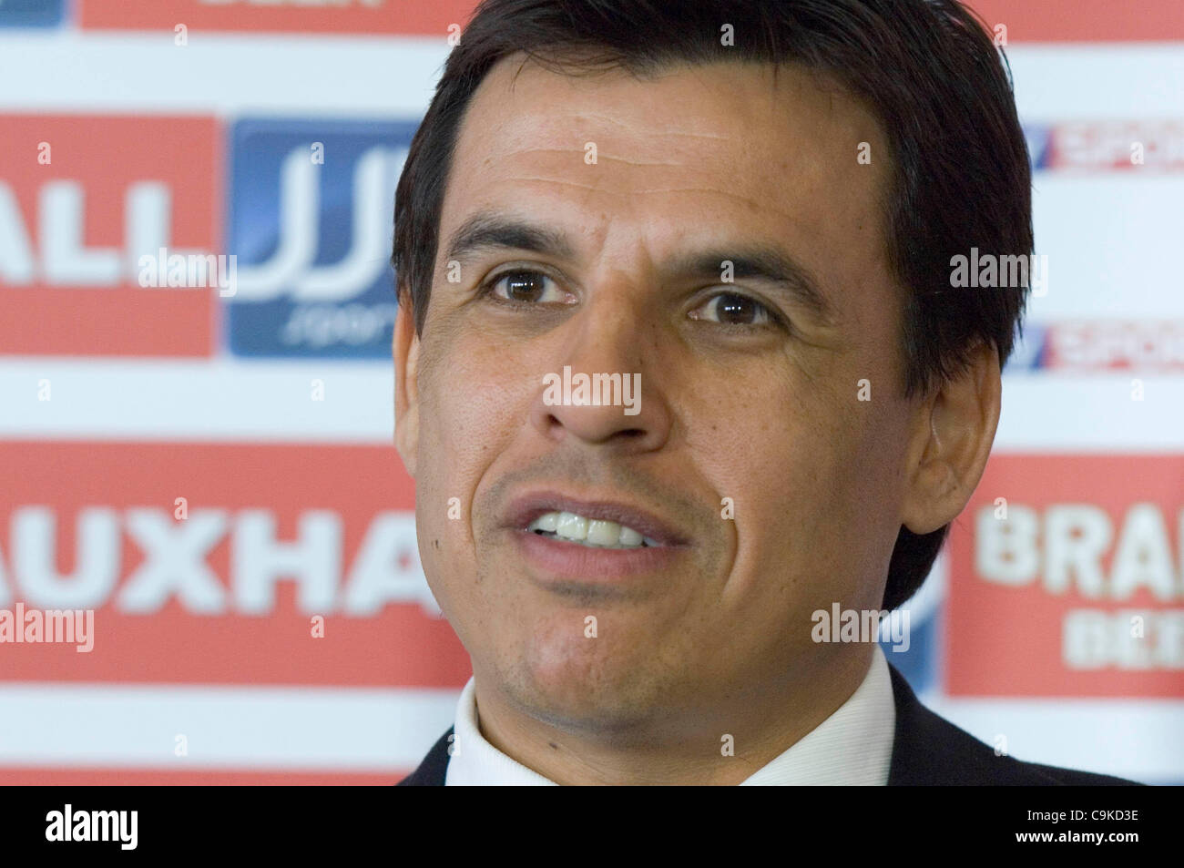 Chris Coleman è svelata come nuovo Galles Football Manager durante una partita di Football Association of Wales. (Solo uso editoriale) Foto Stock Chris Coleman è svelata come nuovo Galles Football Manager durante una partita di Football Association of Wales. (Solo uso editoriale) Foto Stock