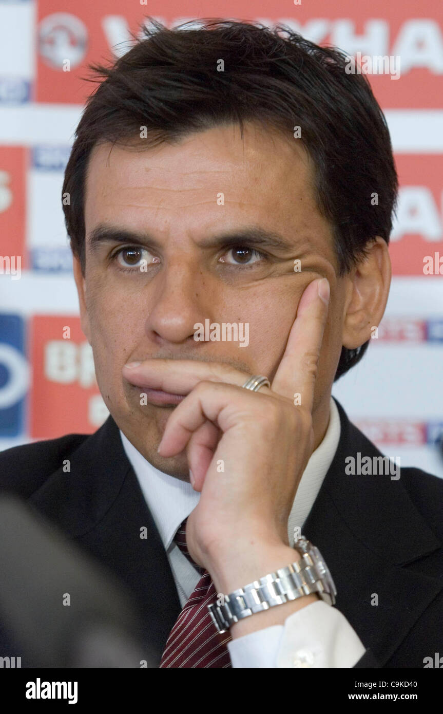 Chris Coleman è svelata come nuovo Galles Football Manager durante una partita di Football Association of Wales. (Solo uso editoriale) Foto Stock Chris Coleman è svelata come nuovo Galles Football Manager durante una partita di Football Association of Wales. (Solo uso editoriale) Foto Stock