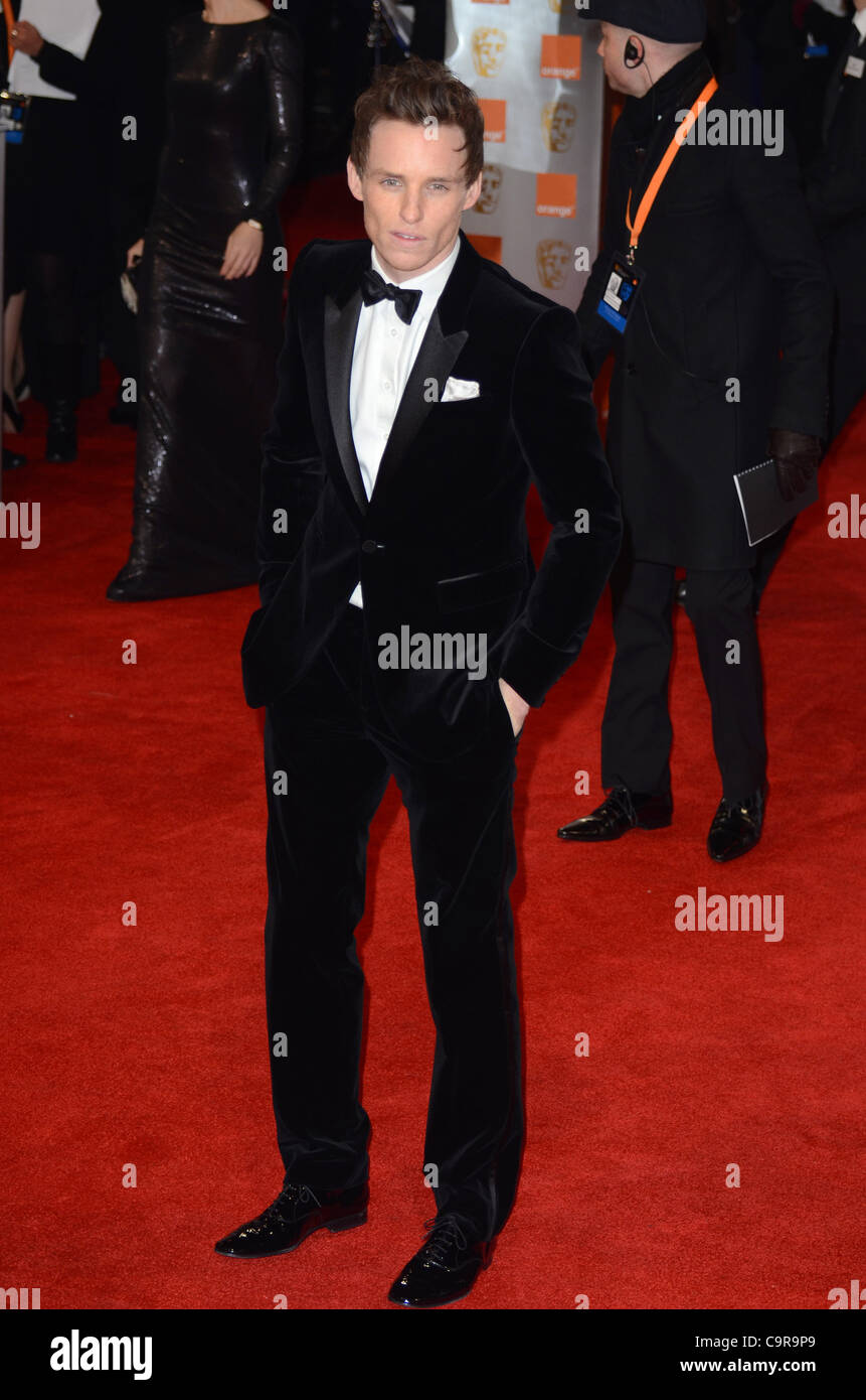 London, Regno Unito 12/02/2012 Eddie Redmayne assiste la Orange British Academy Film Awards 2012 presso la Royal Opera House Covent Garden di Londra. (Photo credit: Photobeat Immagini/Alamy) Foto Stock