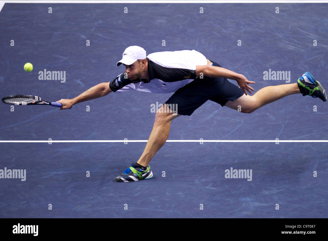 Febbraio 15, 2012 - San Jose, California, Stati Uniti - Andy Roddick (USA) compete durante il secondo turno di gioco a livello del SAP Open a HP Pavilion a San Jose, CA. (Credito Immagine: © Matt Cohen/Southcreek/ZUMAPRESS.com) Foto Stock