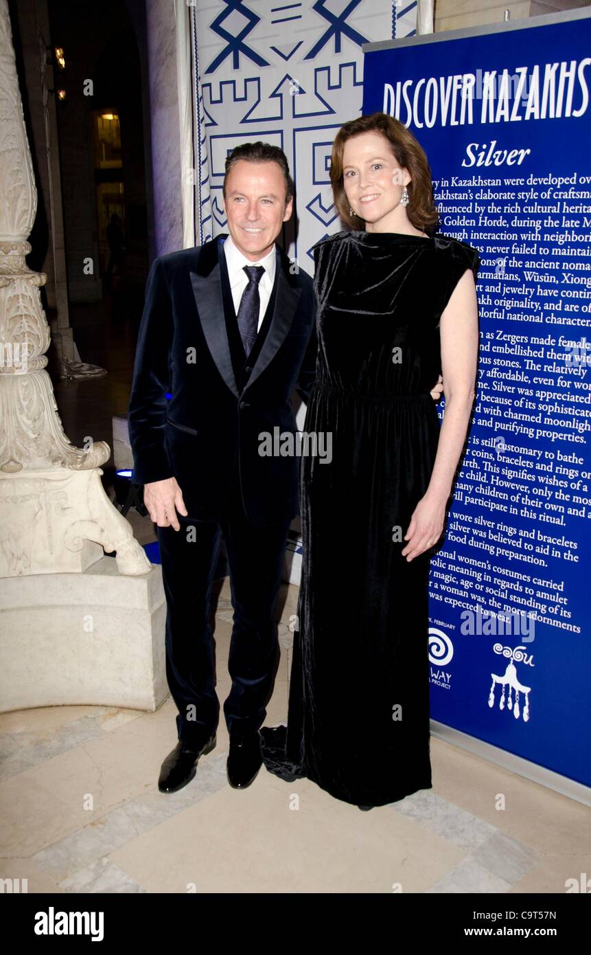 Sigourney Weaver presso gli arrivi per il nomade della Titolo Progetto di Gala e asta di beneficenza, Biblioteca Pubblica di New York, New York, NY Febbraio 16, 2012. Foto di: Eric Reichbaum/Everett Collection Foto Stock