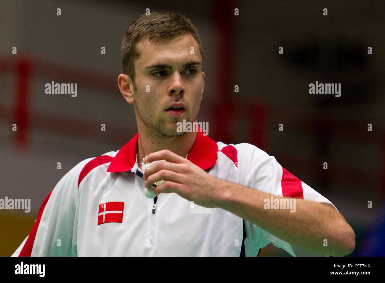 AMSTERDAM, PAESI BASSI, 17/02/2012. Badminton player Ø Gen. Jørgensen (Danimarca, nella foto) conduce la sua squadra alla vittoria nei quarti di finale della squadra europea campionati Badminton 2012 ad Amsterdam. Foto Stock