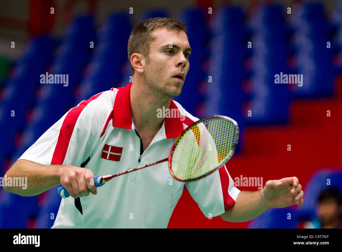 AMSTERDAM, PAESI BASSI, 17/02/2012. Badminton player Ø Gen. Jørgensen (Danimarca, nella foto) conduce la sua squadra alla vittoria nei quarti di finale della squadra europea campionati Badminton 2012 ad Amsterdam. Foto Stock