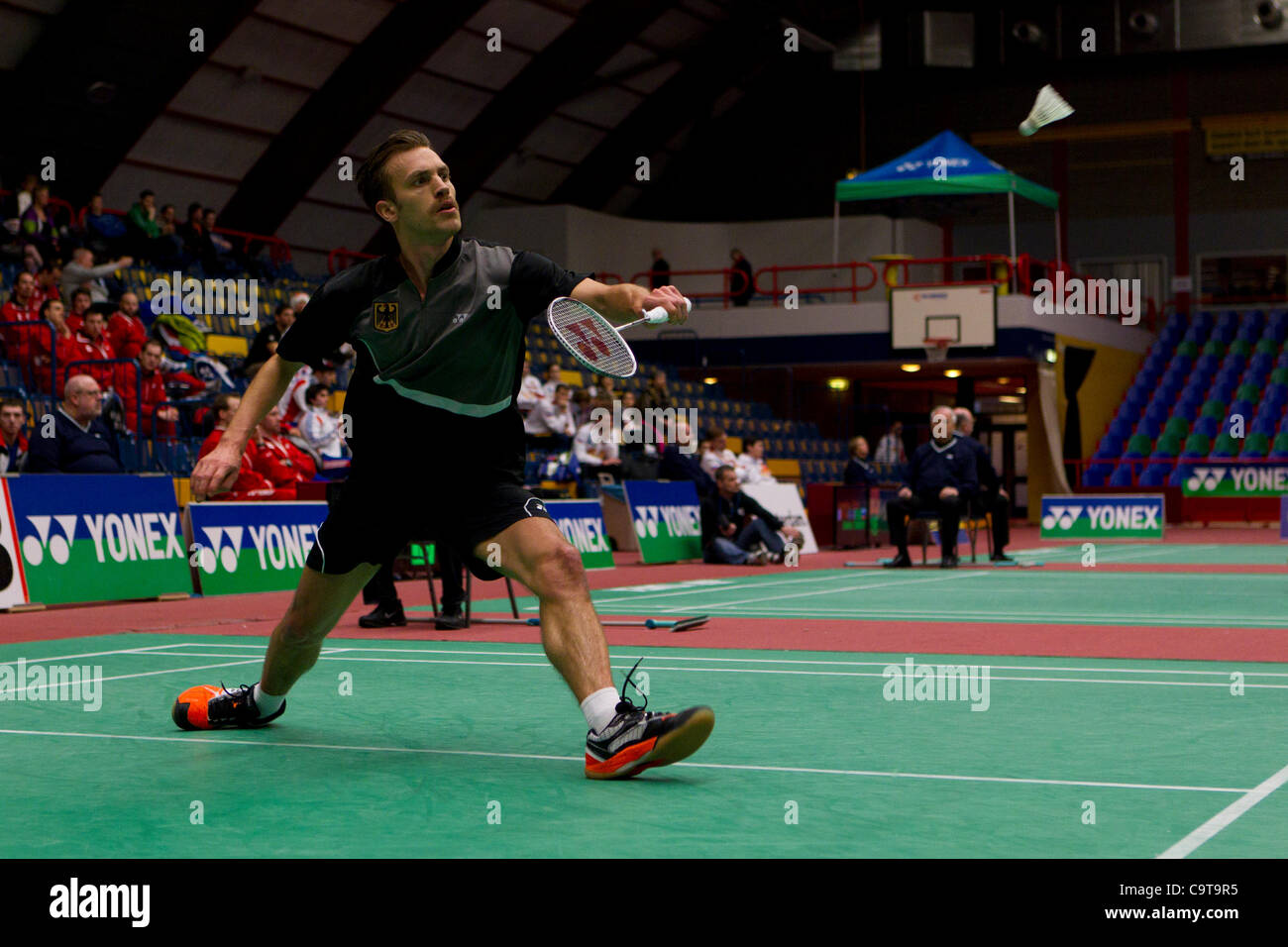 AMSTERDAM, PAESI BASSI, 17/02/2012. Badminton player Marc Zwiebler (Germania, nella foto) conduce la sua squadra alla vittoria nei quarti di finale della squadra europea campionati Badminton 2012 ad Amsterdam. Foto Stock