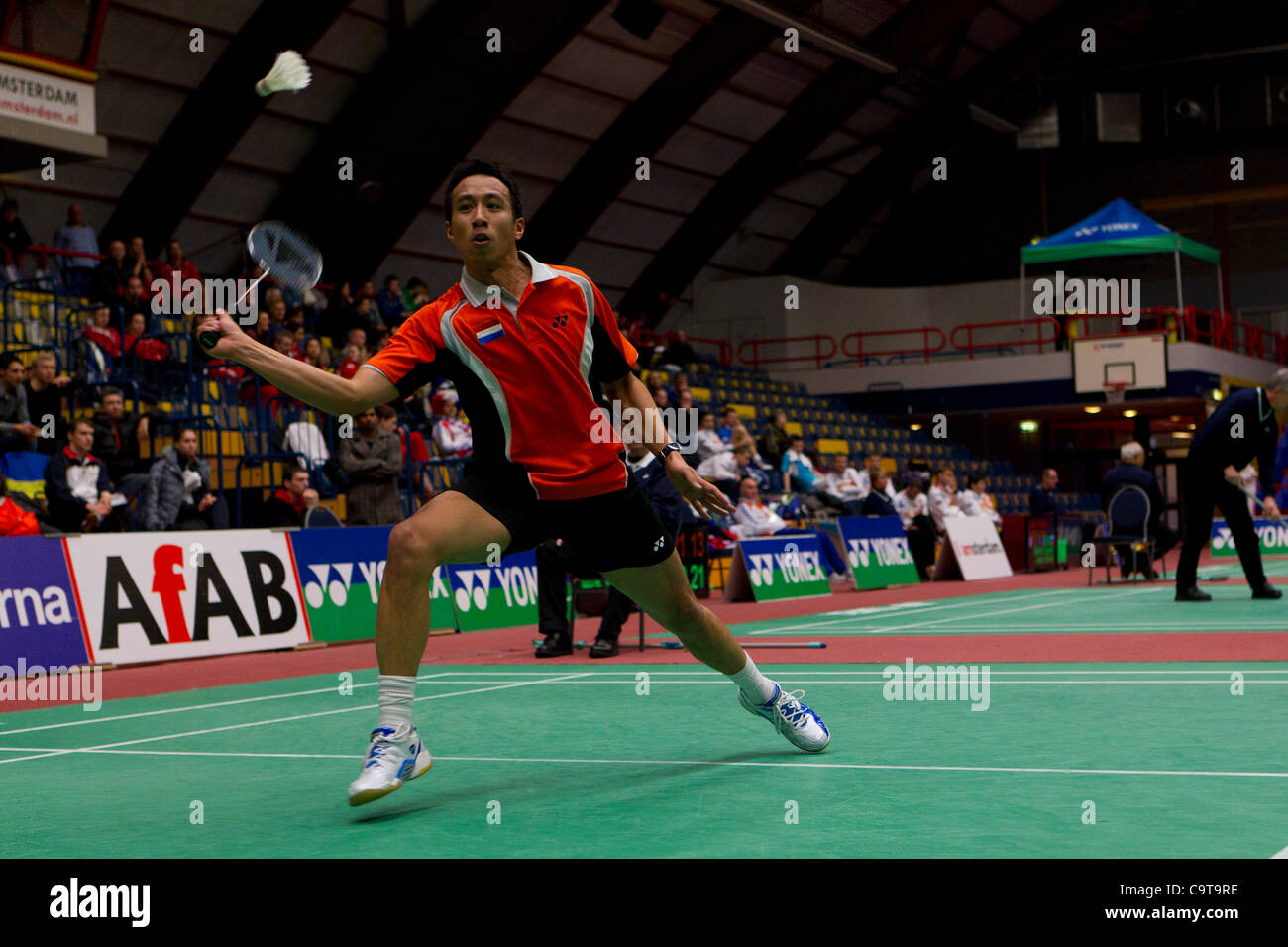 AMSTERDAM, PAESI BASSI, 17/02/2012. Badminton player alterate Palyama (Paesi Bassi, nella foto) vince la sua partita contro Dieter Domke (Germania) nei quarti di finale della squadra europea campionati Badminton 2012 ad Amsterdam. Foto Stock