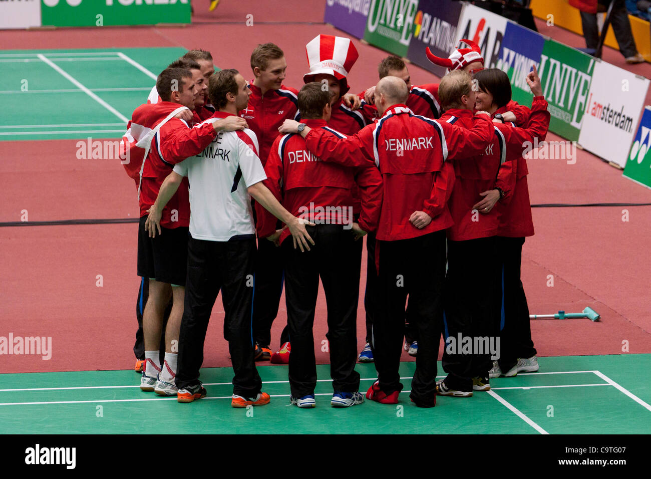 AMSTERDAM, PAESI BASSI, 18/02/2012. Il danese uomini battere gli inglesi gli uomini nelle semifinali del Team europeo di Badminton campionati 2012 ad Amsterdam. Foto Stock