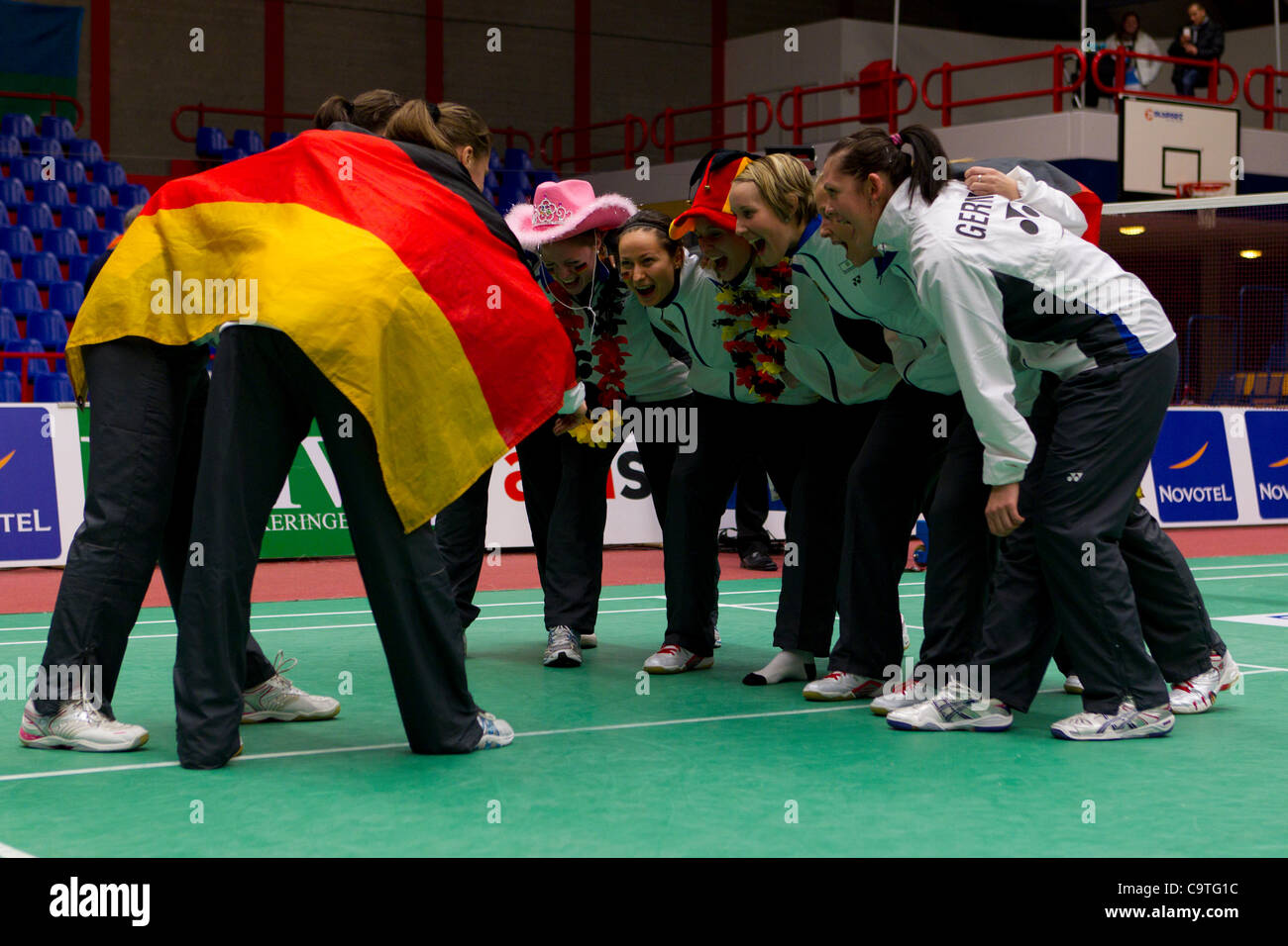 AMSTERDAM, PAESI BASSI, 18/02/2012. Il Tedesco donne battere i Paesi Bassi nelle semifinali del Team europeo di Badminton campionati 2012 ad Amsterdam. Foto Stock