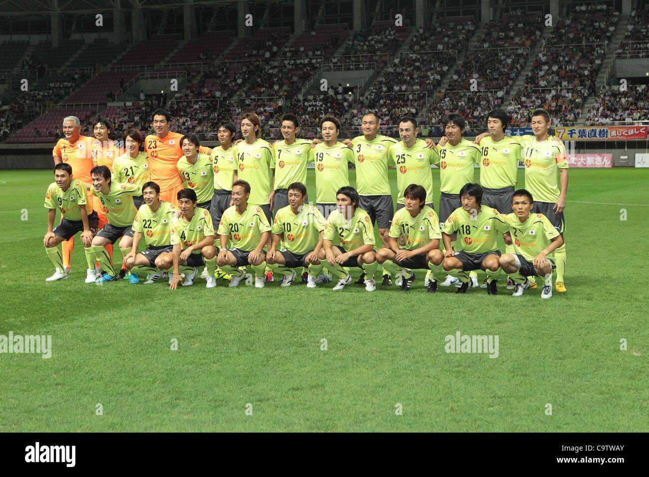 J Esperanca team group line-up, 31 agosto 2011 - Calcio : terremoto ricostruzione aiuti " Giappone Italia leggenda Match' tra AC Milan Glorie 1-2 J Esperanca a Yurtec Stadium in Sendai Miyagi, Giappone. (Foto di Hiroyuki Sato/AFLO) Foto Stock