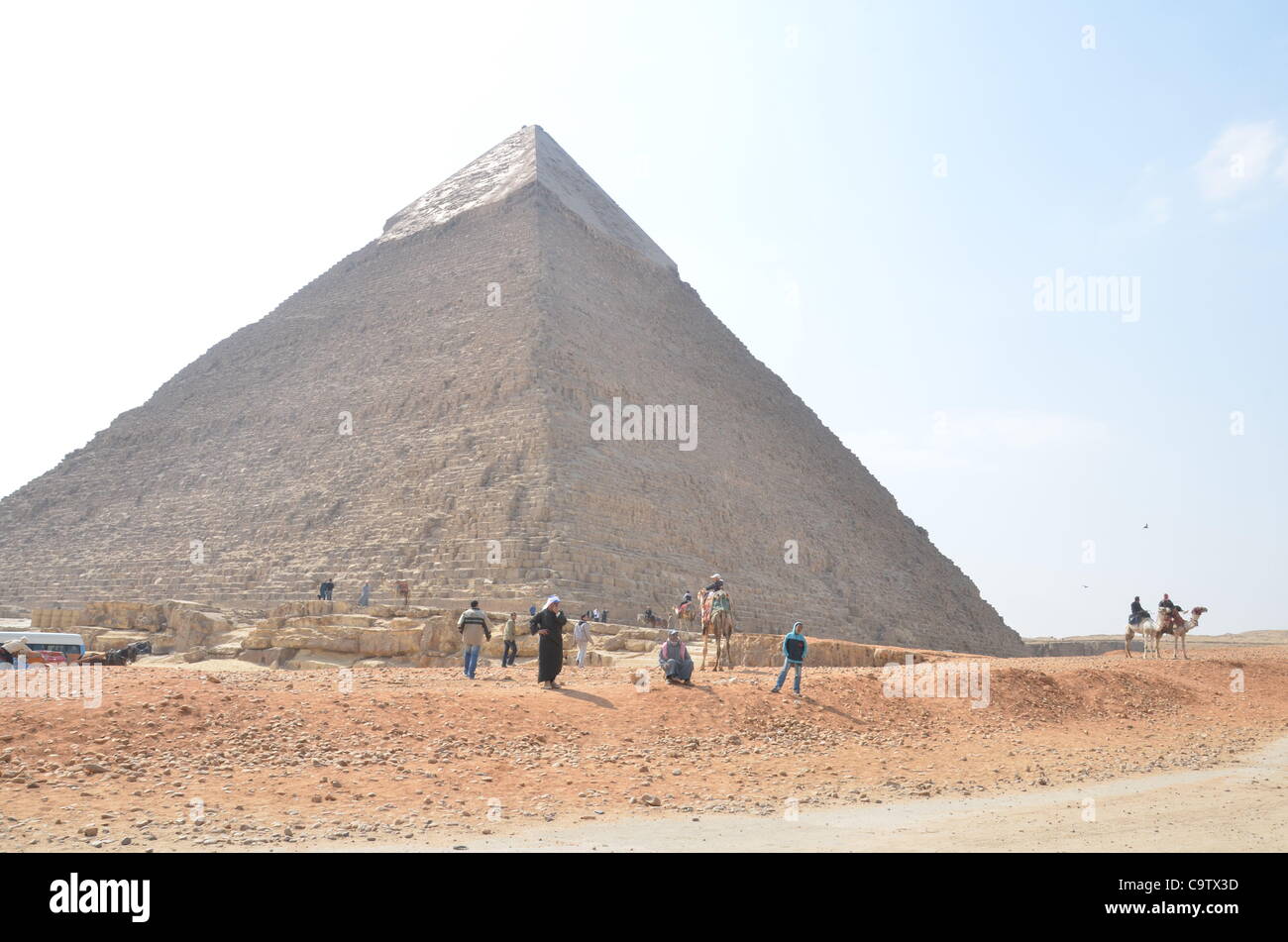 I numeri del turismo presso le Piramidi di Giza sono giù dopo la Primavera araba ma più turisti arabo sono venuta piuttosto che quelli occidentali. Foto Stock