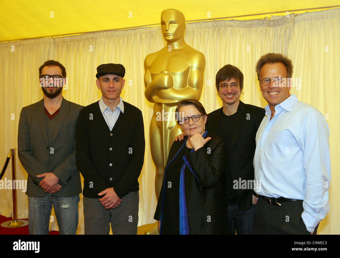 Febbraio 24, 2012 - Los Angeles, California, Stati Uniti - (L-R) Amministrazione Michael Roskam, Giuseppe Cedro, Agnieszka Holland e Philippe Falardeau e Governatore AMPAS Mark Johnson frequentare i film in lingua straniera Award Nominee conferenza stampa per la 84ma annuale di Academy Awards a Hollywood e Highland Cento Foto Stock