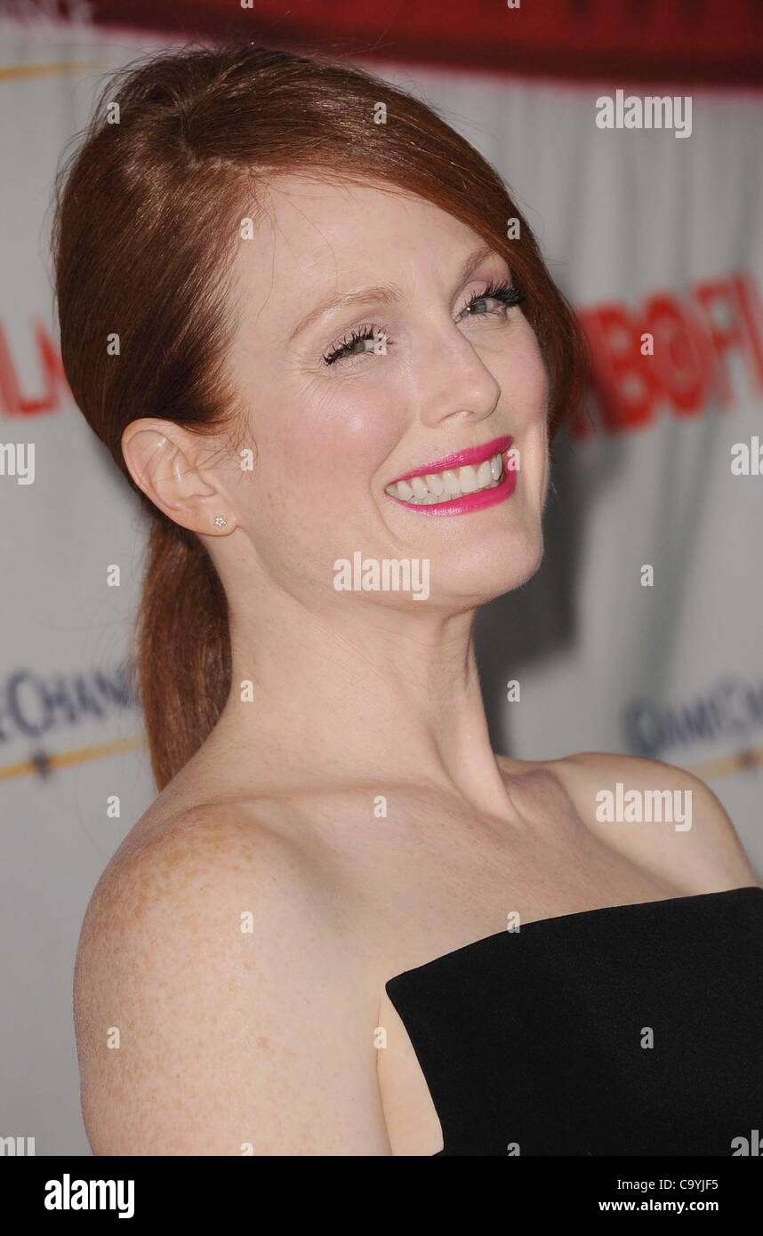 Julianne Moore presso gli arrivi per gioco cambiare Premiere, il Teatro Ziegfeld, New York, NY Marzo 7, 2012. Foto di: Kristin Callahan/Everett Collection Foto Stock