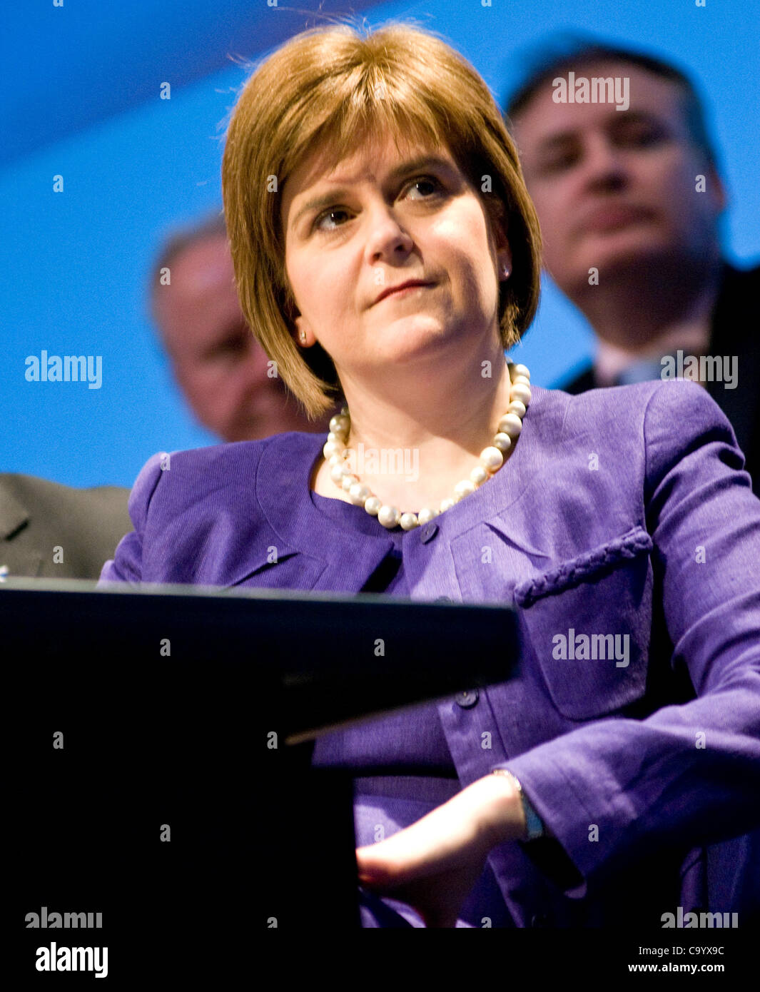 Glasgow, Regno Unito. 10 mar 2012. Nicola storione, guarda come Alex Salmond, Scottish primo ministe,r risolve il SNP conferenza di primavera, che ha avuto luogo a Glasgow il SECC. Immagine: Wullie Marr/ Alamy Foto Stock