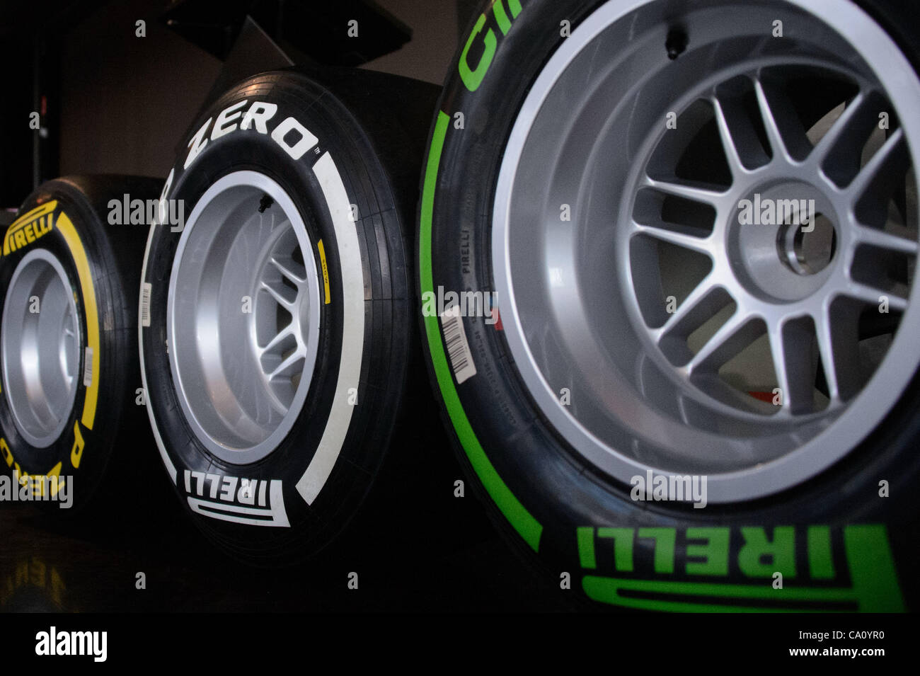 Marzo 15, 2012 - Melbourne, Victoria, Australia - Pirelli Media briefing all'edificio di Rialto, 525 Collins Street davanti al la 2012 Formula Uno Australian Grand Prix sul circuito dell'Albert Park di Melbourne, Australia. (Credito Immagine: © Sydney bassa/Southcreek/ZUMAPRESS.com) Foto Stock