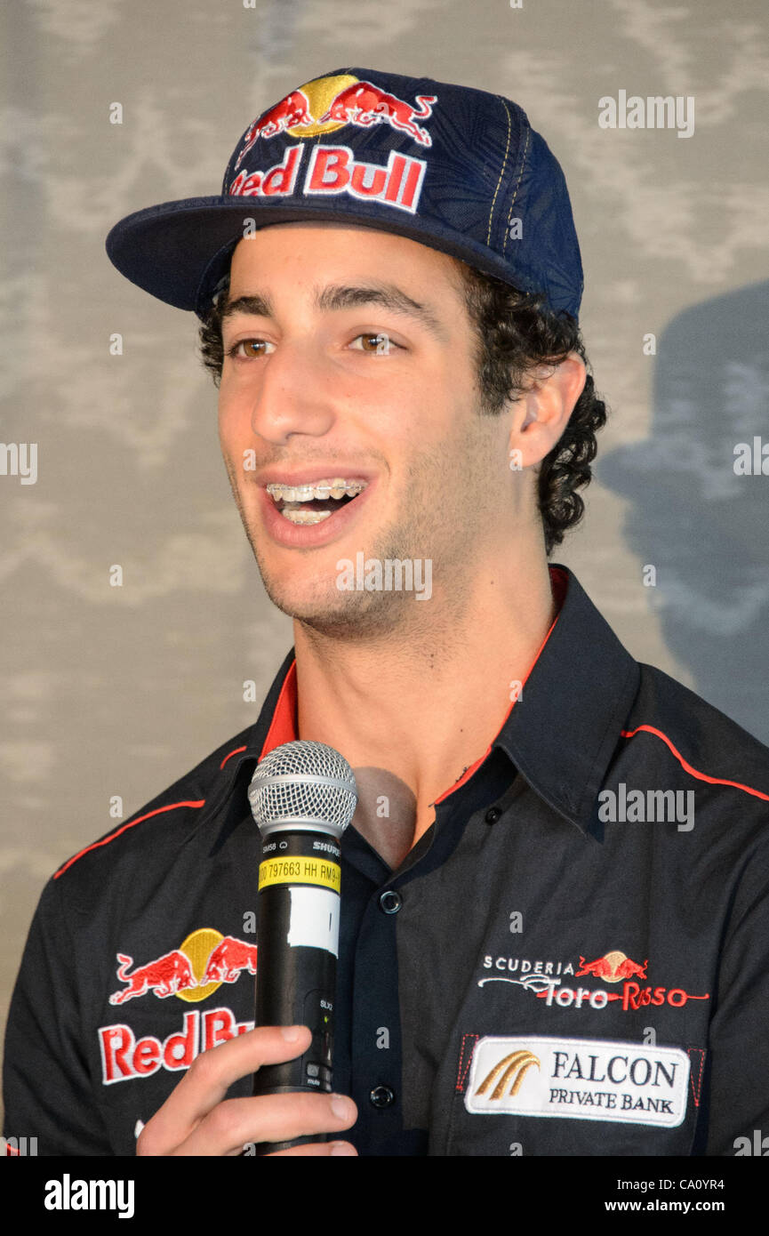 Marzo 15, 2012 - Melbourne, Victoria, Australia - Daniel Ricciardo della Scuderia Toro Rosso squadra al Pirelli Media briefing all'edificio di Rialto, 525 Collins Street davanti al la 2012 Formula Uno Australian Grand Prix sul circuito dell'Albert Park di Melbourne, Australia. (Credito Immagine: © Syd Foto Stock