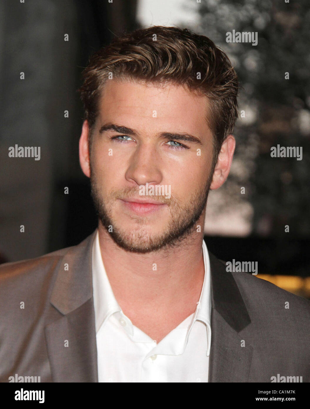 Marzo 20, 2012 - New York New York, Stati Uniti - Attore LIAM HEMSWORTH assiste il New York screening di 'i Giochi della fame" tenutasi presso il Teatro SVA. (Credito Immagine: © Nancy Kaszerman/ZUMAPRESS.com) Foto Stock